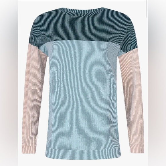 NWOT- WOMENS BLOCK RIBBED SHIRT🔥 - Picture 2 of 3